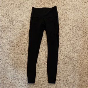 Lululemon leggings!! Mesh sides, with pockets!!